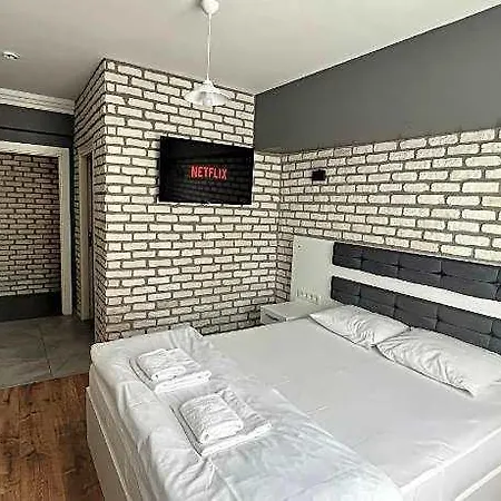 Karaca Hotel